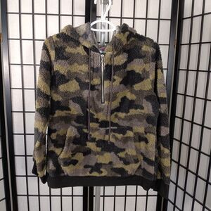 NOBO BOUNDARIES Women's Fuzzy Camo Pullover Hoodie w/ Side Pickets L(11-13)